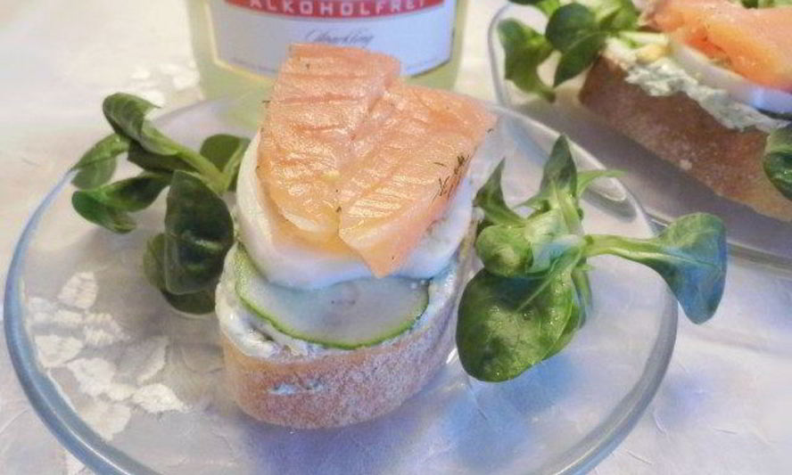 Рецепт новогодних бутербродов с семгой