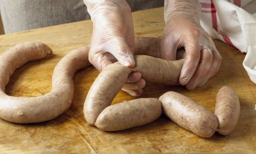 Рецепт домашней колбасы из свинины и говядины
