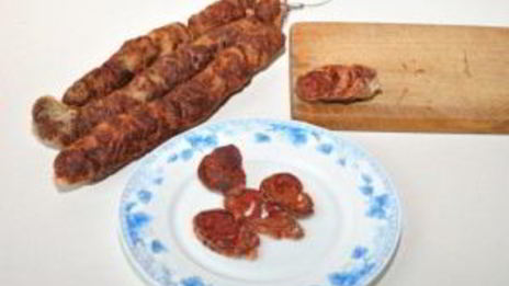 домашняя сыровяленая колбаса