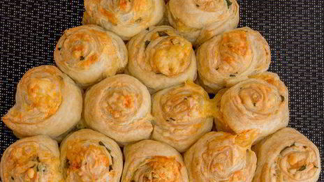 елочка закуска из слоеного теста со сливочным сыром