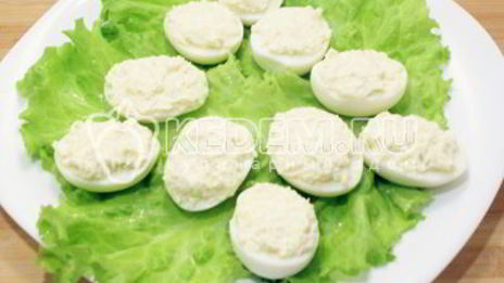 яйца фаршированные икрой