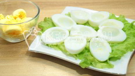 яйца фаршированные красной икрой