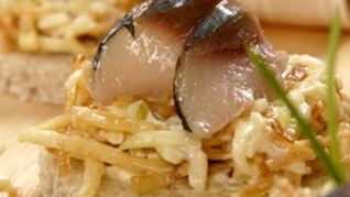 Канапе с сельдью