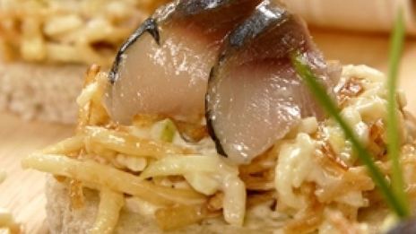 канапе с сельдью