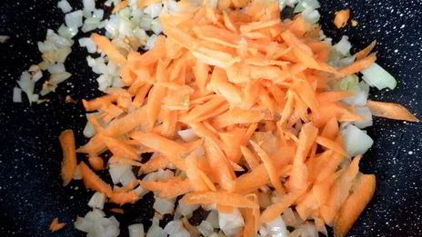 крабовые крокеты с кускусом и овощами