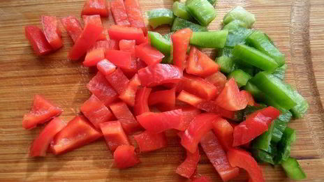 крабовые крокеты с кускусом и овощами