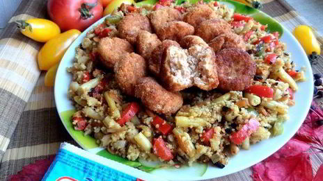 крабовые крокеты с кускусом и овощами