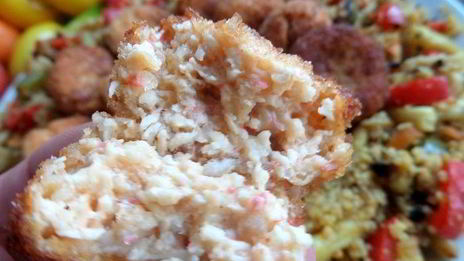 крабовые крокеты с кускусом и овощами