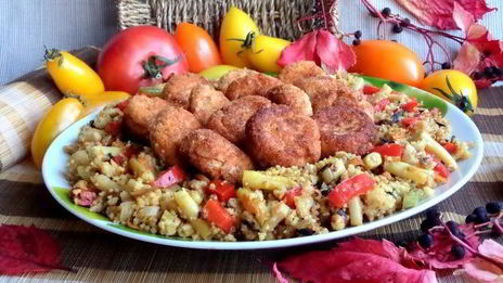 крабовые крокеты с кускусом и овощами