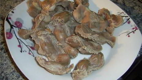 куриные желудки с чесноком под соевым соусом