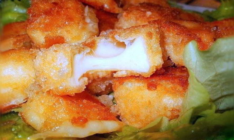 Рецепт мягкого жареного сыра в панировочных сухарях