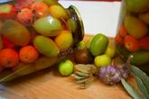 Очень вкусные маринованные зеленые помидоры с ранеткой