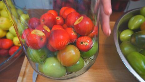 очень вкусные маринованные зеленые помидоры с ранеткой