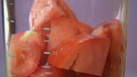 белковый омлет с цыпленком и базиликом