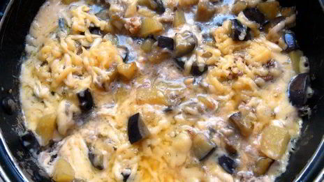 фриттата с картофелем, баклажанами и грецкими орехами