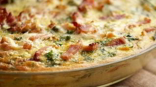 Картофельная фриттата с сыром и ветчиной