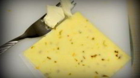 омлет с хлебом и сыром