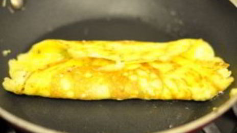 омлет с хлебом и сыром