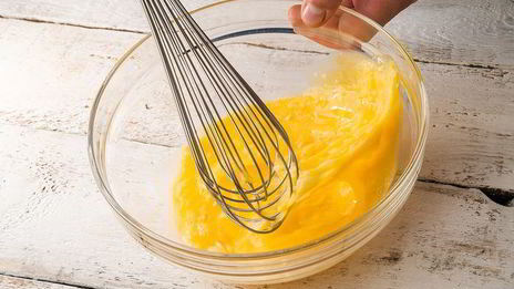 омлет с колбасой и сладким перцем