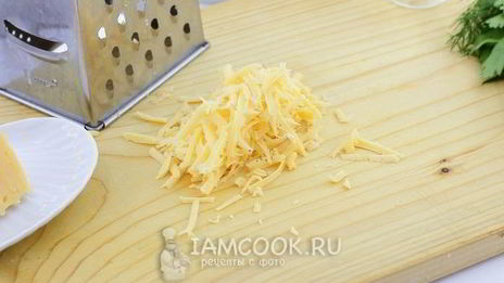 омлет с колбасой и сыром