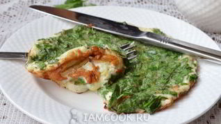 Омлет с луком-пореем и кинзой