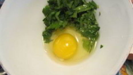 омлет с петрушкой и зеленым луком