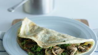 Омлет с шампиньонами и петрушкой