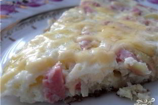 Омлет с сыром и колбасой