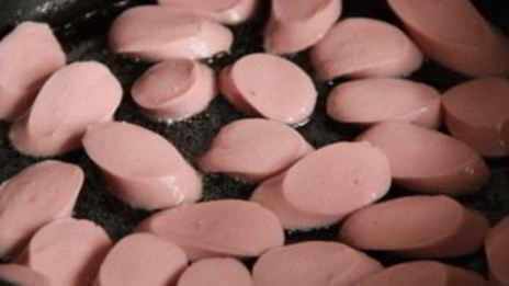 омлет с сыром и колбасой