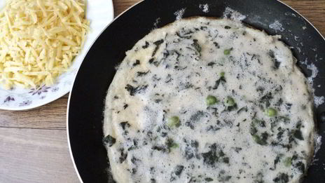 омлет с зеленым горошком