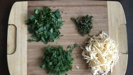 омлет со шпинатом и помидорами черри