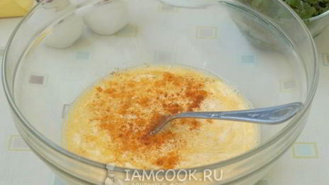 омлет со шпинатом и сыром