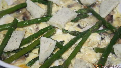 омлет со спаржей и шампиньонами