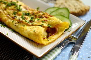 Омлет в баварском стиле с сыром