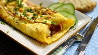 Омлет в баварском стиле с сыром