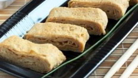 японский омлет с соевым соусом