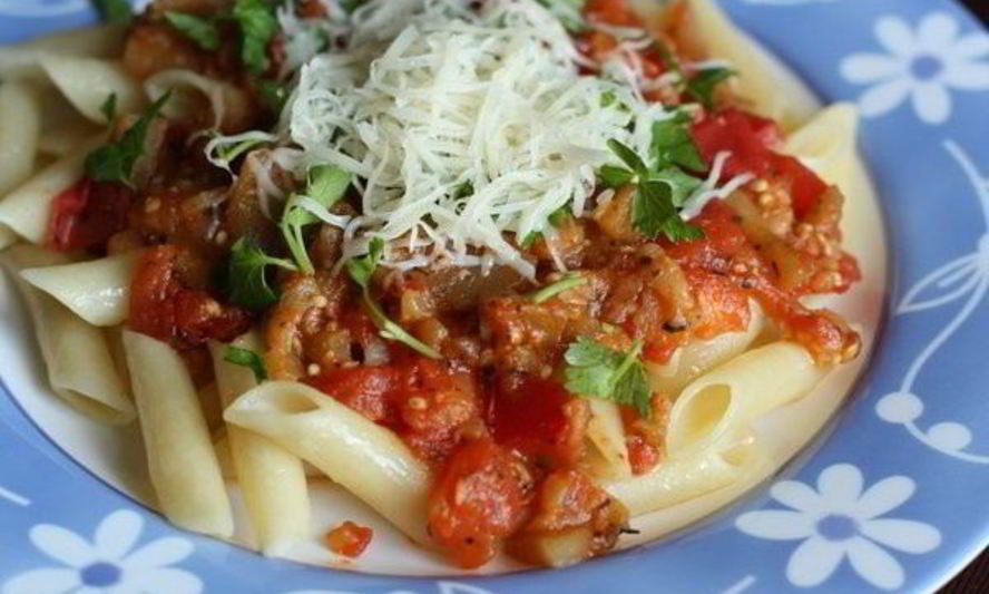 Рецепт пенне с соусом из помидоров и баклажанов