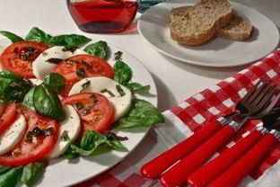 Помидоры с сыром моцарелла