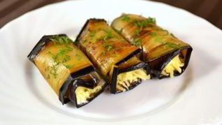 Баклажанные рулетики с сыром