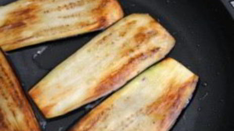 баклажанные рулетики с сыром