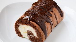 Бисквитный рулет с кокосовой начинкой