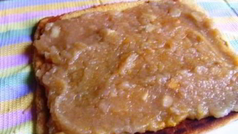 бисквитный рулет с яблоками