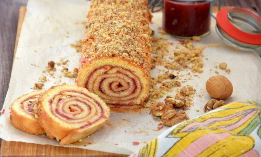 Рецепт двойного бисквитного рулета с джемом