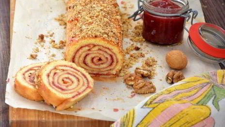 двойной бисквитный рулет с джемом