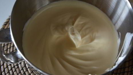 двойной бисквитный рулет с джемом