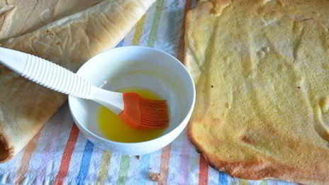 двойной бисквитный рулет с джемом