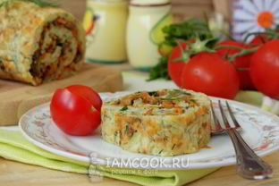 Кабачковый рулет с грибами и морковью