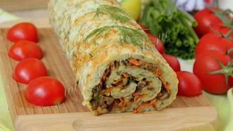 кабачковый рулет с грибами и морковью