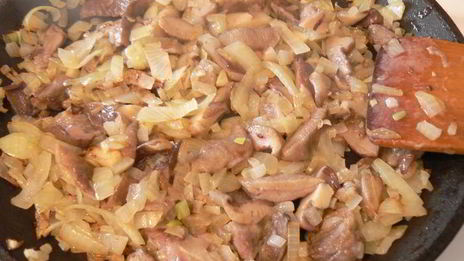 картофельные рулетики с курицей и грибами