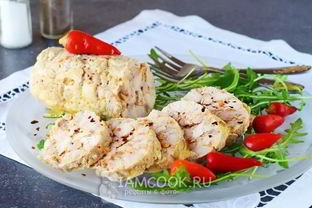 Куриный рулет с желатином в пищевой пленке